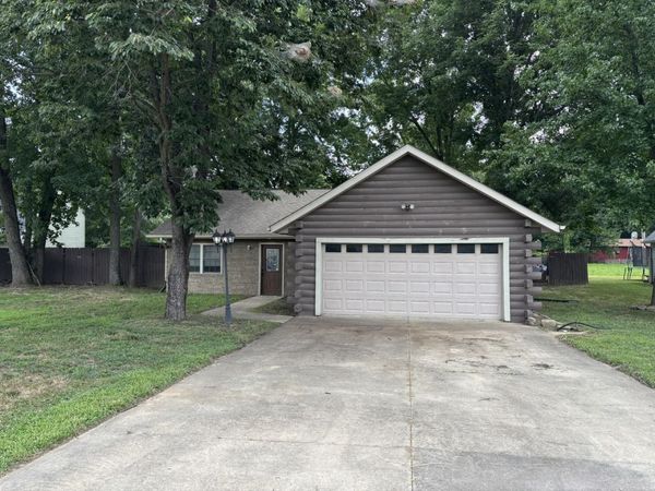 300 Noah Lane, Carterville, IL 62918
