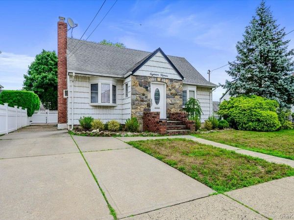1815-15 Meadowbrook Road, Merrick, NY 11566