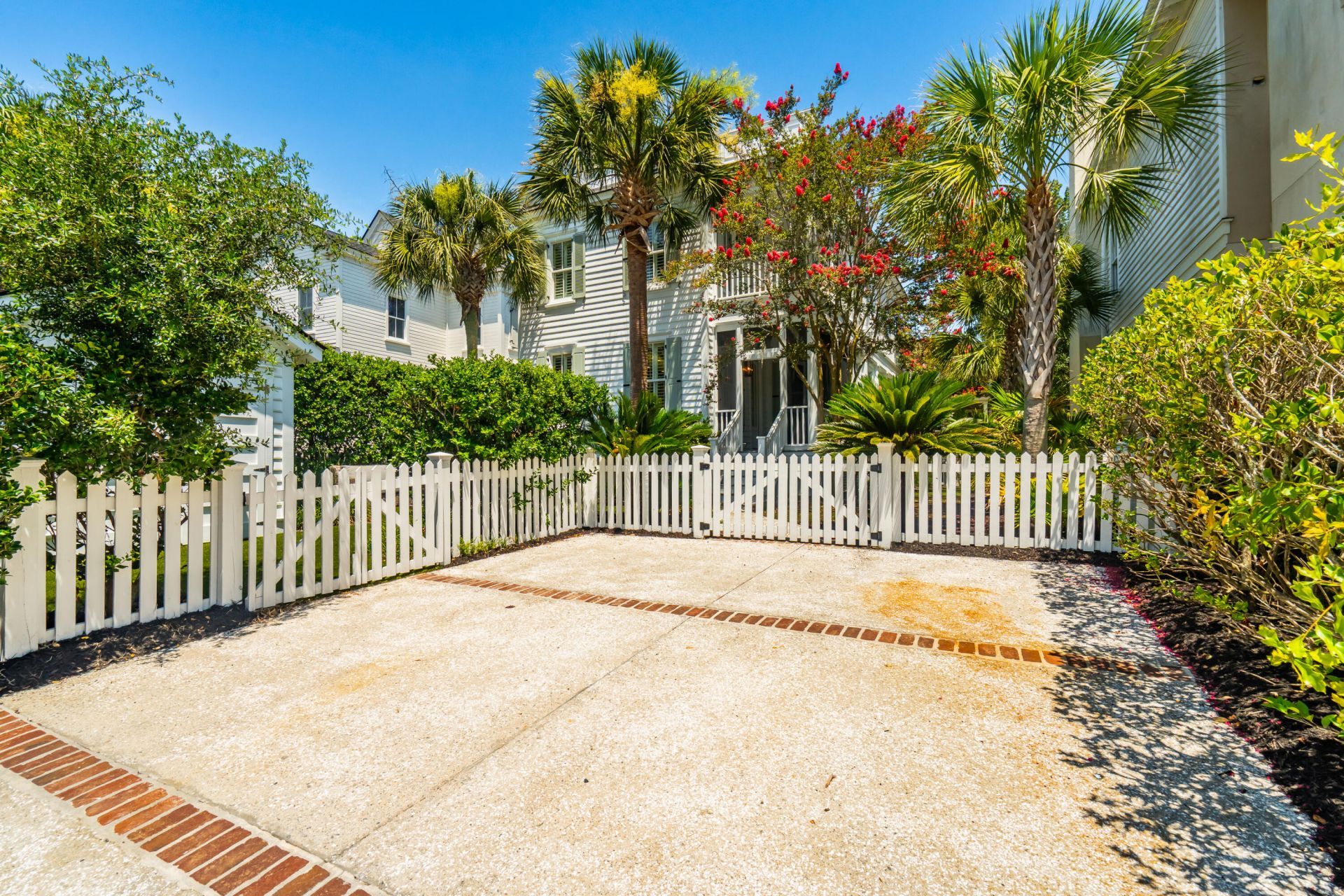 229 N Shelmore Boulevard Photo 39