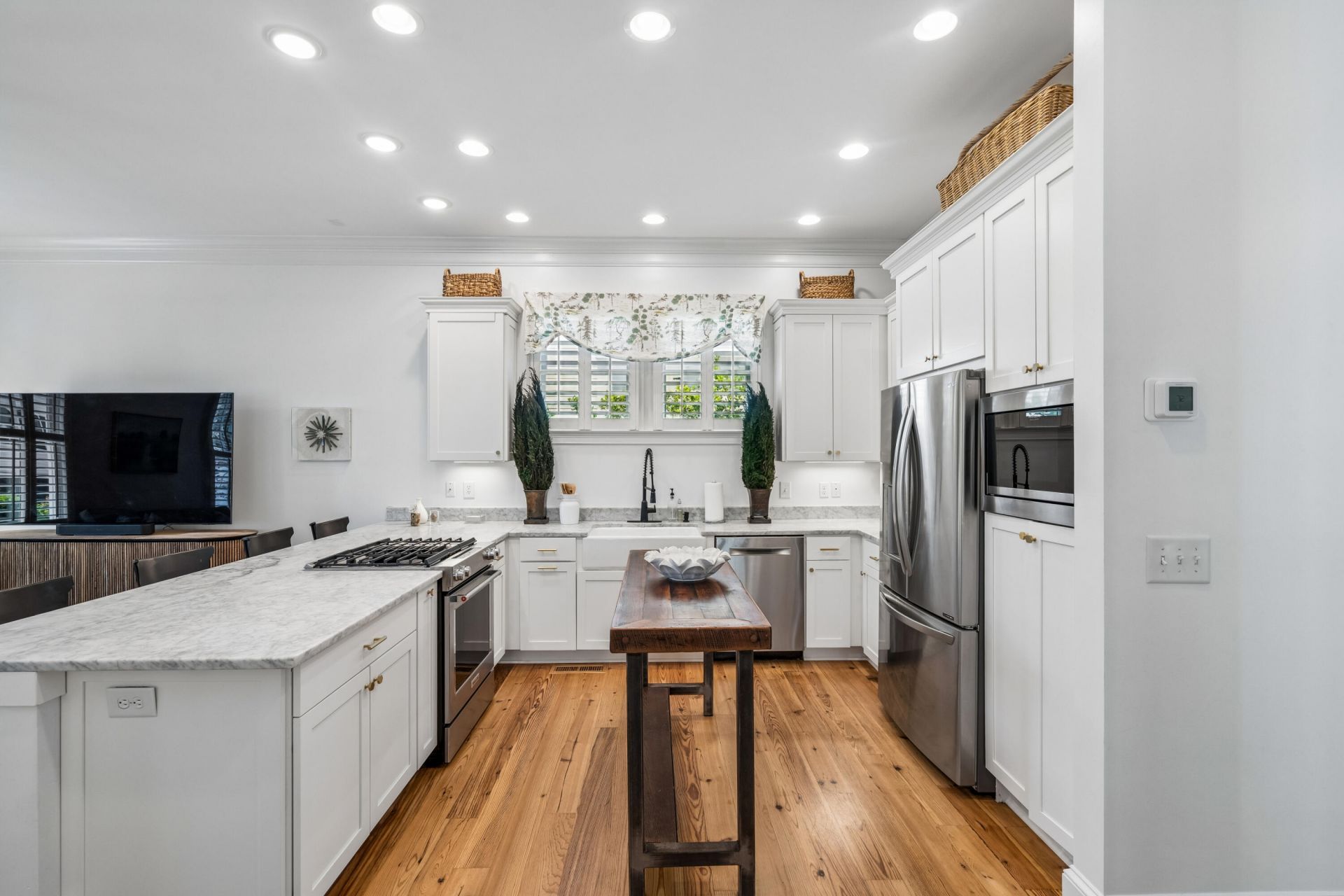 229 N Shelmore Boulevard Photo 8