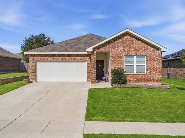 540 S Heights Drive, Crowley, TX 76036