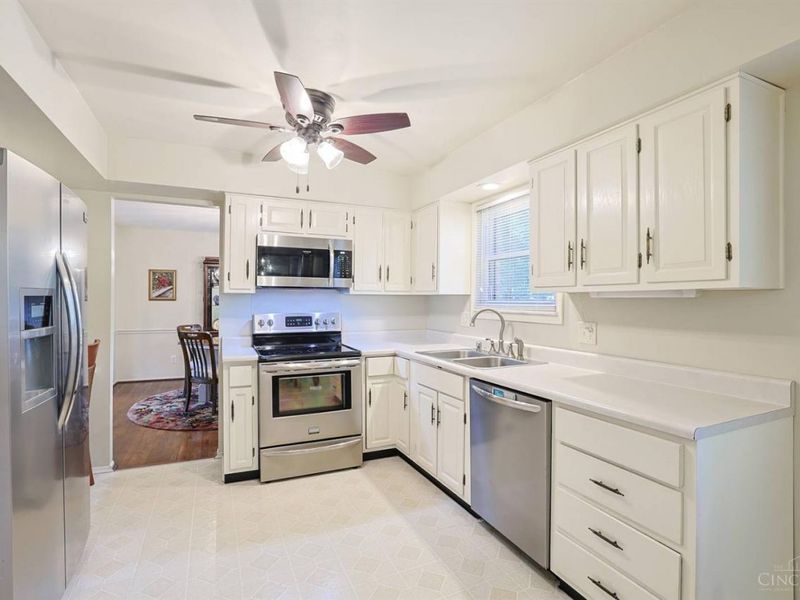 8001 Deershadow Lane, Montgomery, OH 45242 Photo 13
