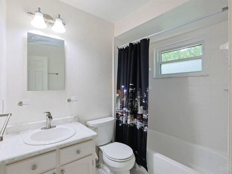 8001 Deershadow Lane, Montgomery, OH 45242 Photo 21