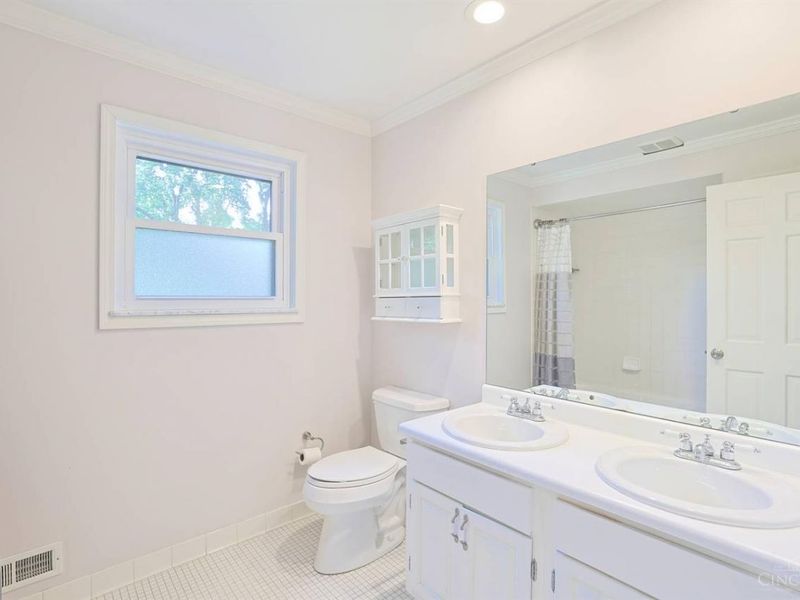 8001 Deershadow Lane, Montgomery, OH 45242 Photo 28