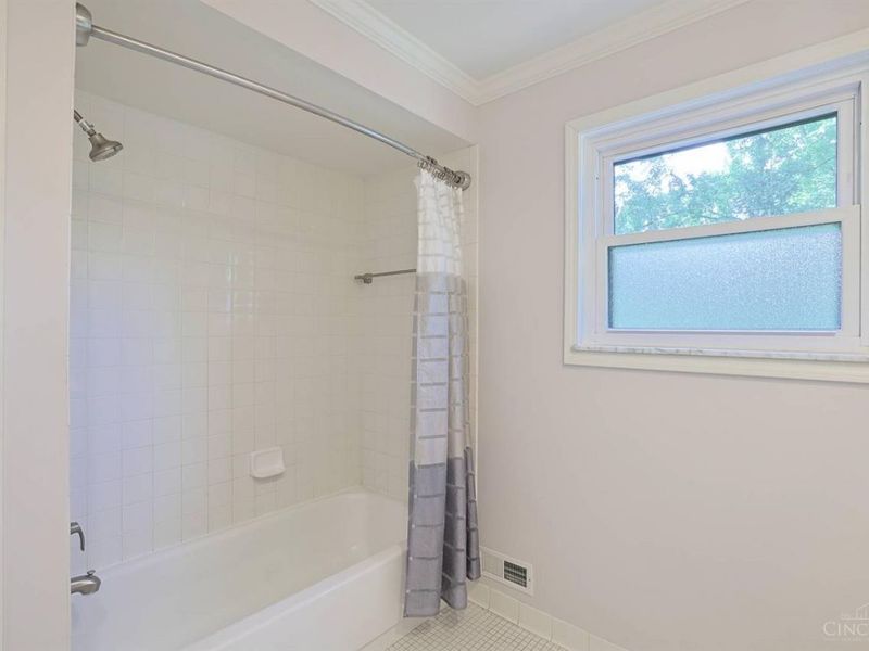 8001 Deershadow Lane, Montgomery, OH 45242 Photo 29
