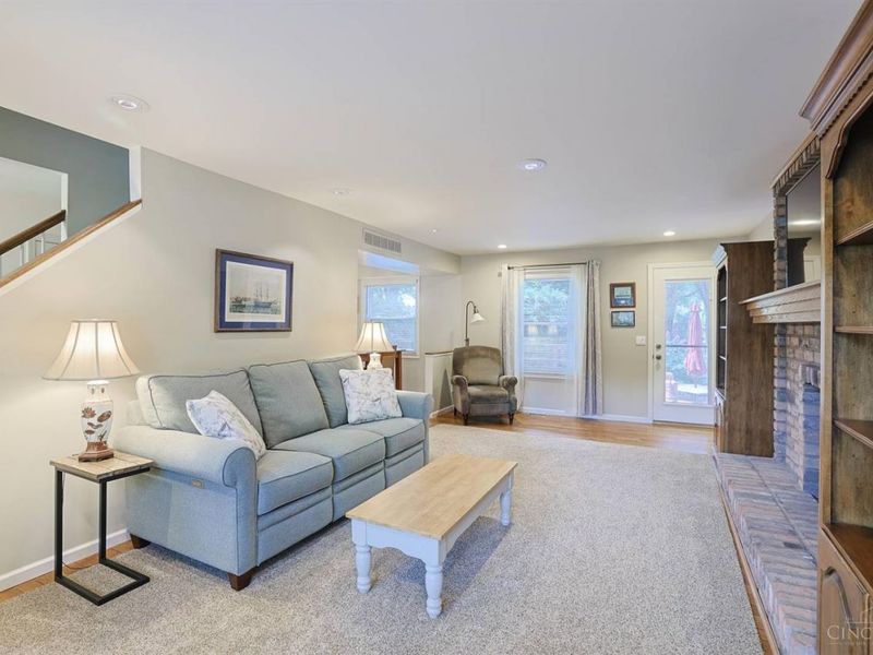 8001 Deershadow Lane, Montgomery, OH 45242 Photo 6