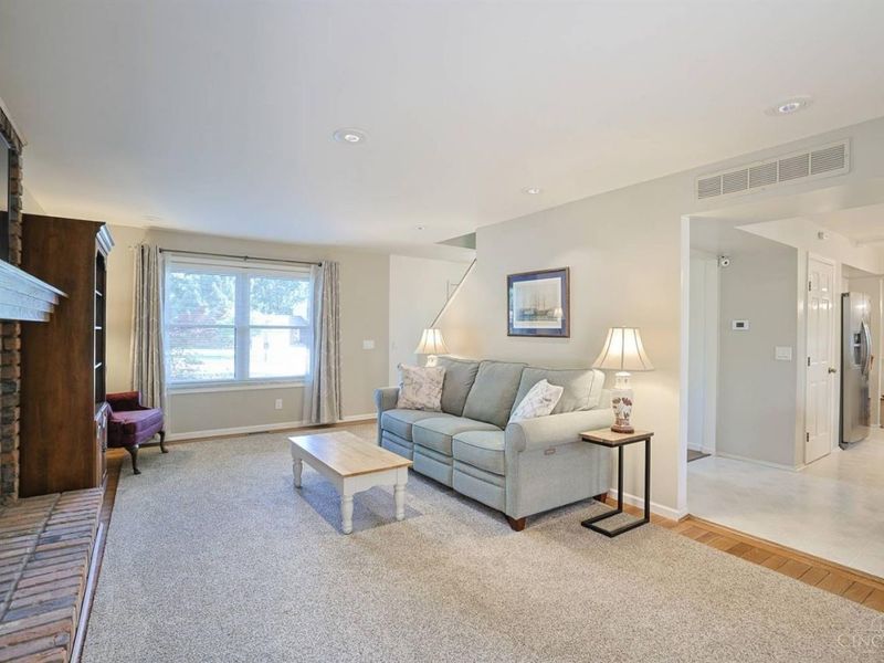 8001 Deershadow Lane, Montgomery, OH 45242 Photo 7