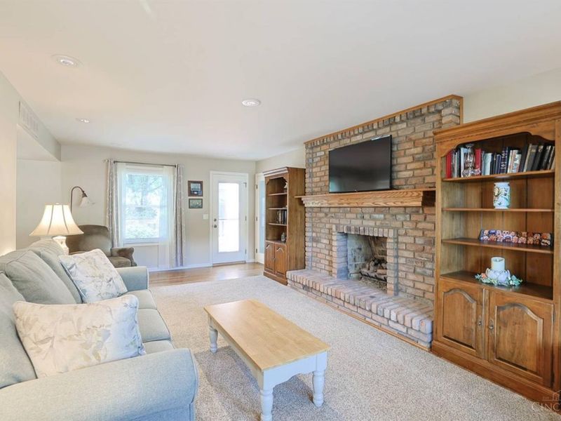 8001 Deershadow Lane, Montgomery, OH 45242 Photo 8