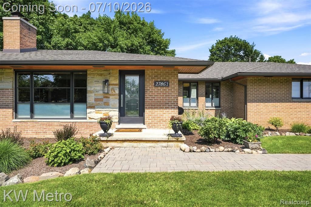 27861 Green Willow Street, Farmington Hills, MI 48331 Main Photo