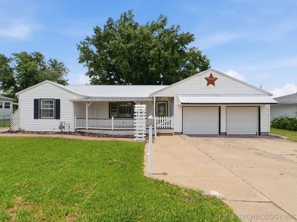 215 NE Wilshire Avenue, Bartlesville, OK 74006