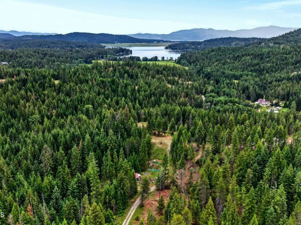 14408 N Mountain View Ln, Newman Lake, WA 99025