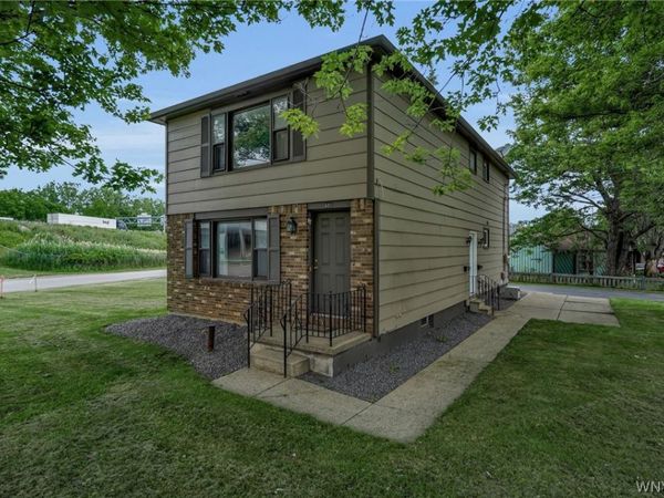 590 Potters Road , West Seneca, NY 14224
