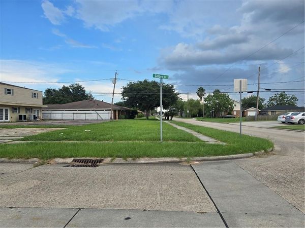 3601 GOLDEN Street , Chalmette, LA 70043
