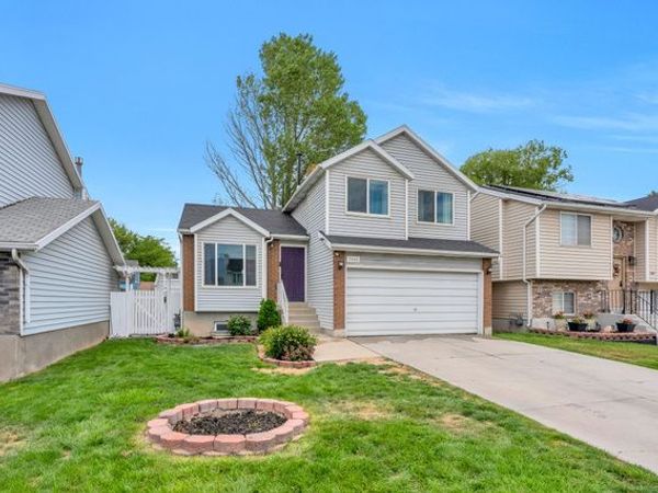 7948 S SHAYLA DR , West Jordan, UT 84088
