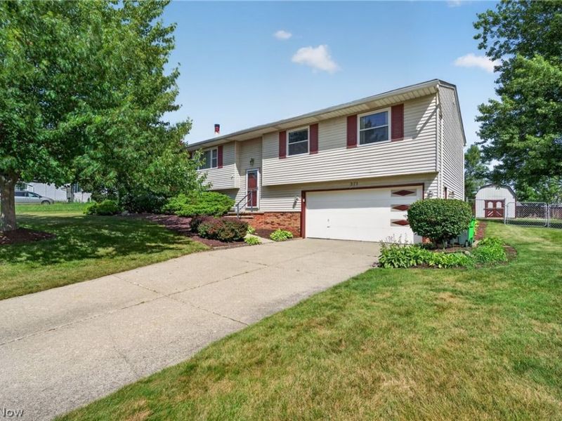 571 Jeanette Street, Brunswick, OH 44212 Photo 2
