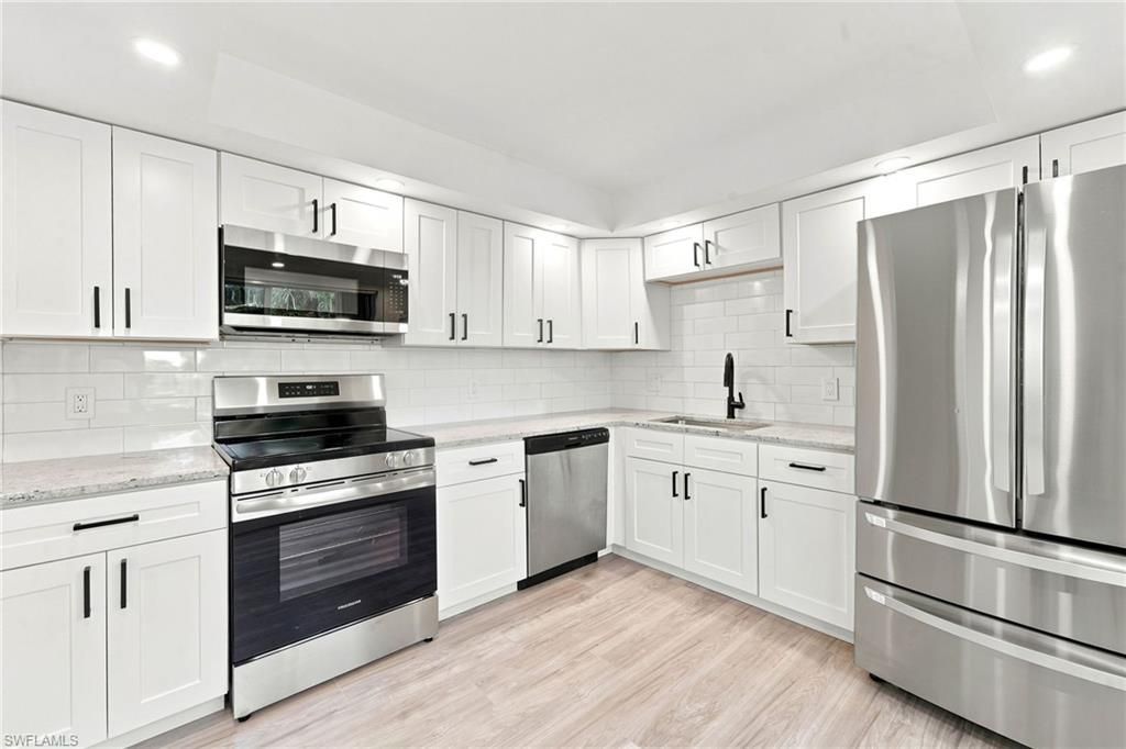 379 Palm Dr, Unit 3, Naples, FL 34112 Photo
