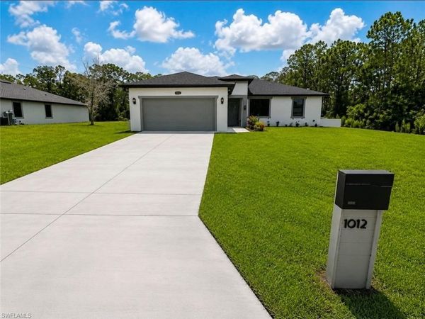 1012 Magnolia AVE , LEHIGH ACRES, FL 33972