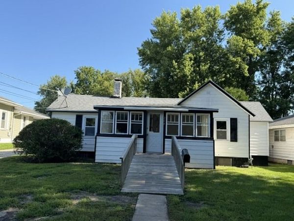 204 3RD Street , Mendota, IL 61342