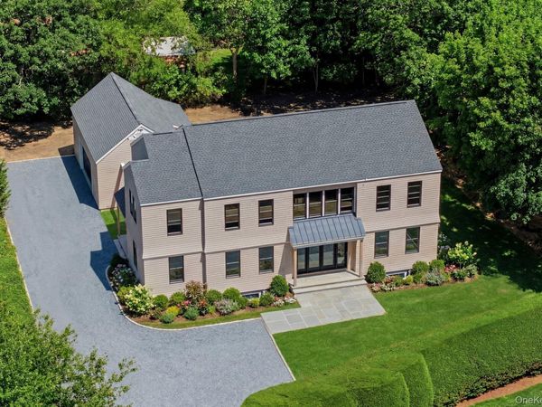 6 Lamb Avenue , Quogue, NY 11959