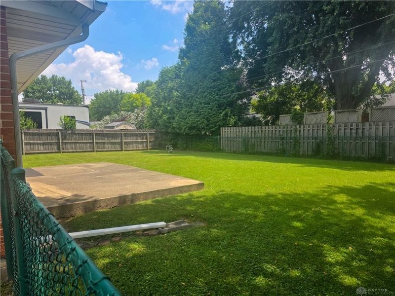 985 Hamlet Drive, Xenia, OH 45385 Photo 2
