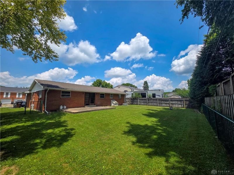 985 Hamlet Drive, Xenia, OH 45385 Photo 3