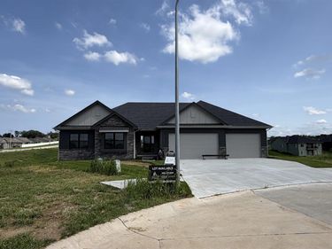 21854 Amber Circle, Gretna, NE 68028