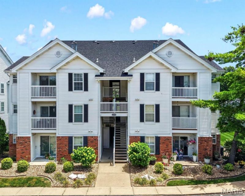 16559 Victoria Crossing Drive, Unit A, Wildwood, MO 63040 Main Photo