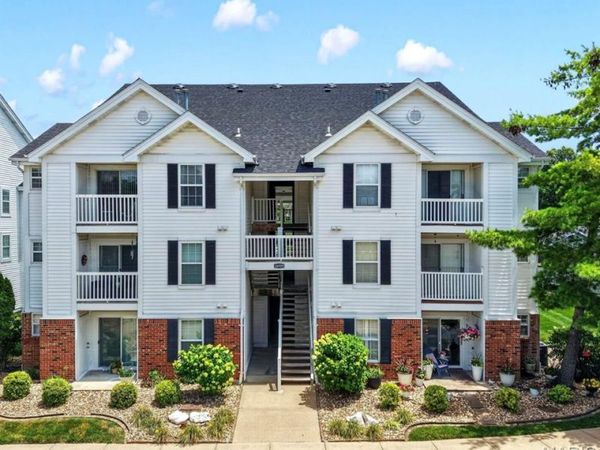 16559 Victoria Crossing Drive, Unit A, Wildwood, MO 63040