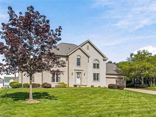 5905 Shetland Circle NE, Canton, OH 44721