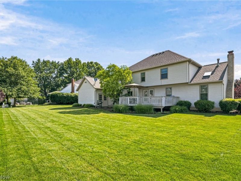 5905 Shetland Circle NE, Canton, OH 44721 Photo 3