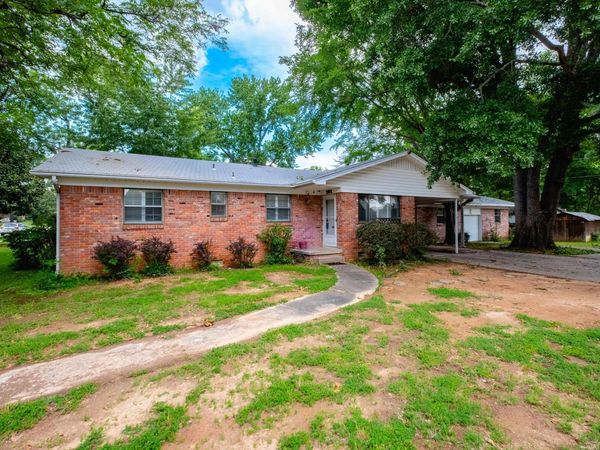 101 Poinsetta Drive , Little Rock, AR 72205