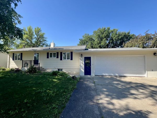 1603 Hilltop Drive, Pierre, SD 57501