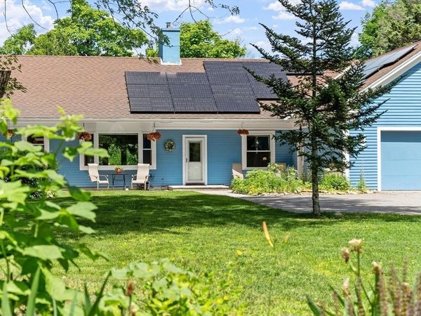 27 Oak Ave, Lunenburg, MA 01462