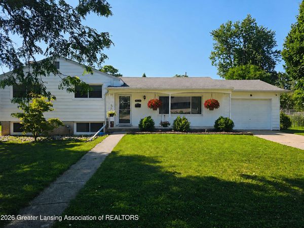 1624 Peggy Place, Lansing, MI 48910