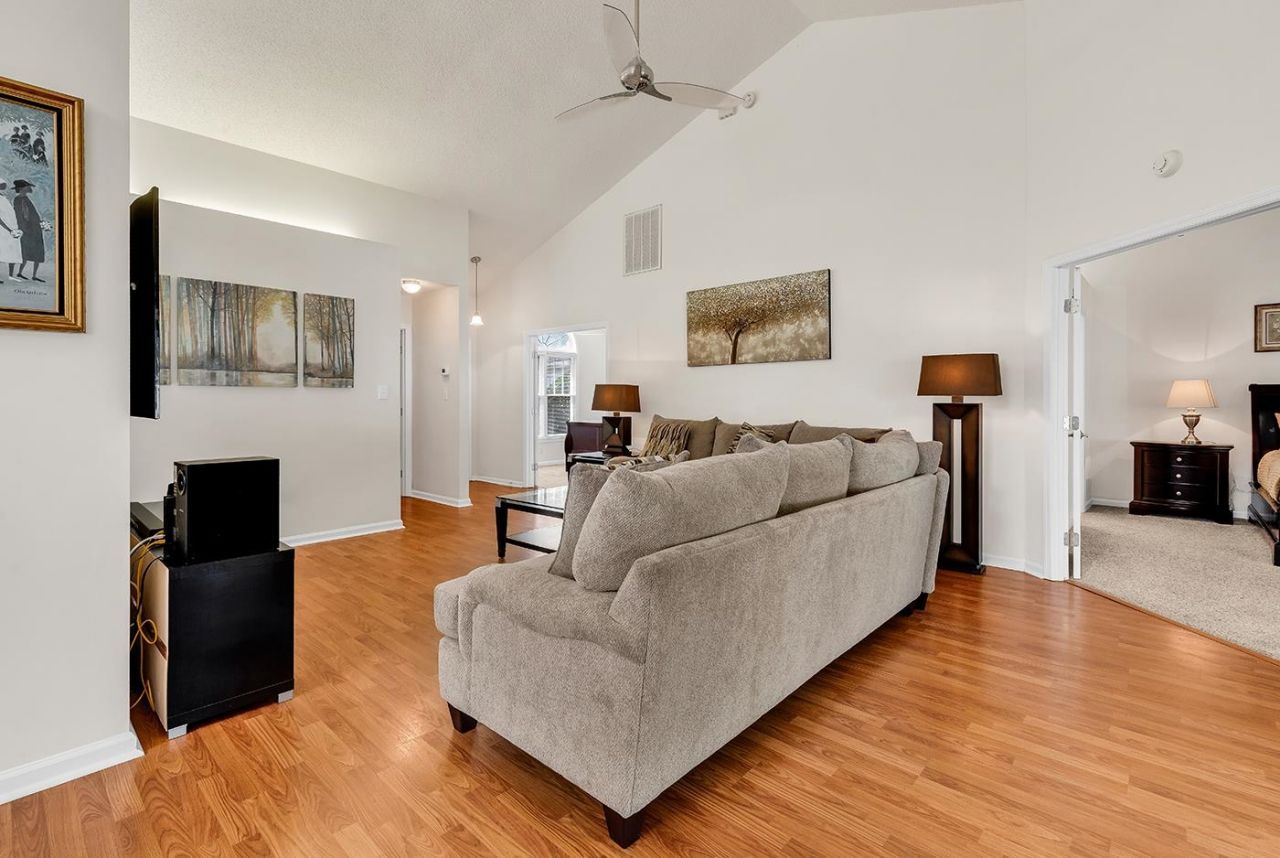 4735 Bermuda Way Photo 11