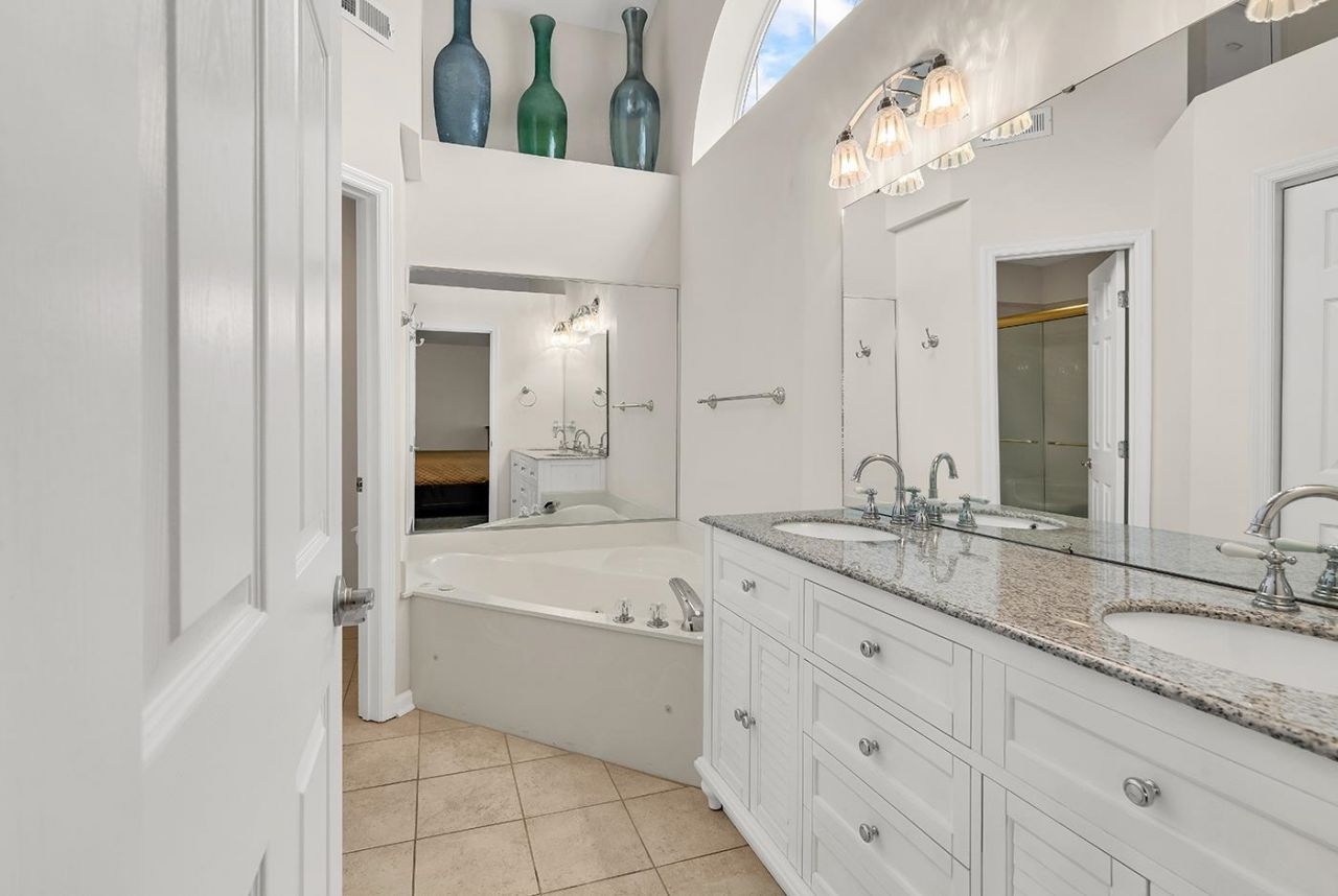 4735 Bermuda Way Photo 24