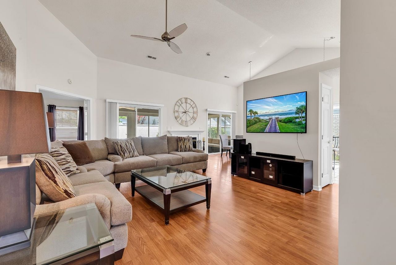 4735 Bermuda Way Photo 7