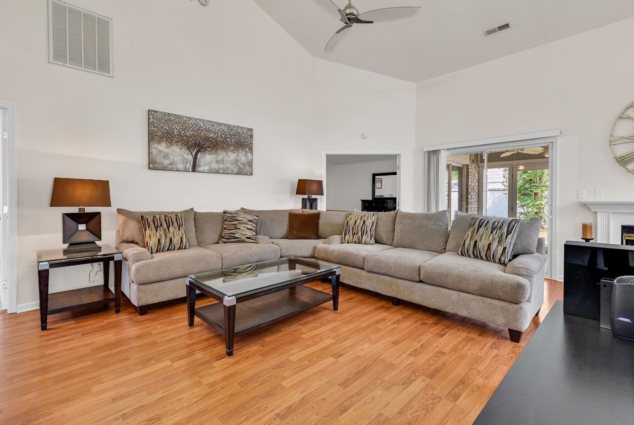 4735 Bermuda Way Photo 8