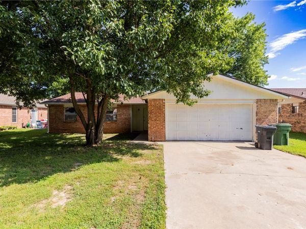 1309 Forest Drive , Rogers, AR 72756