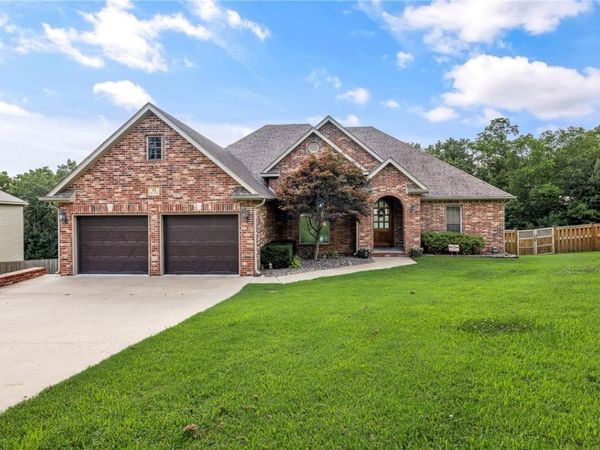 5 Bere Circle , Bella Vista, AR 72714