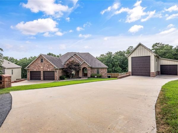 5 Bere Circle, Bella Vista, AR 72714