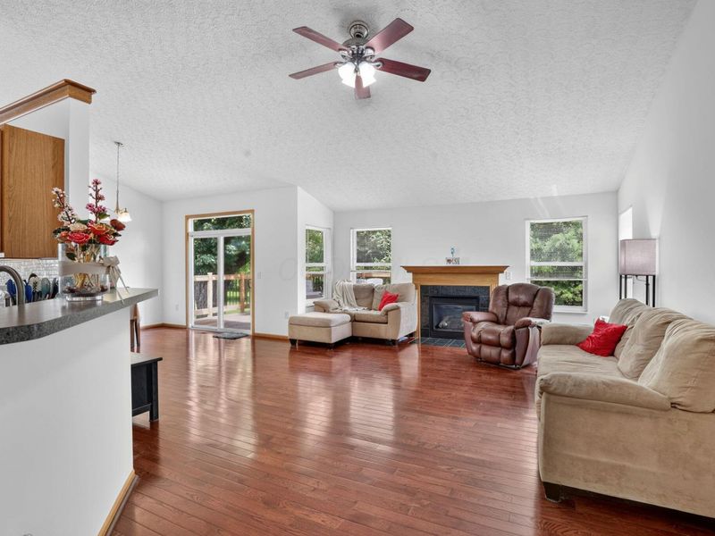 8353 Almond Park Drive, Blacklick, OH 43004 Photo 10