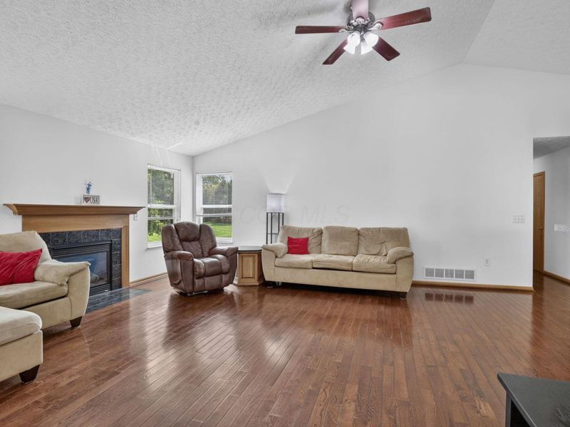 8353 Almond Park Drive, Blacklick, OH 43004 Photo 11
