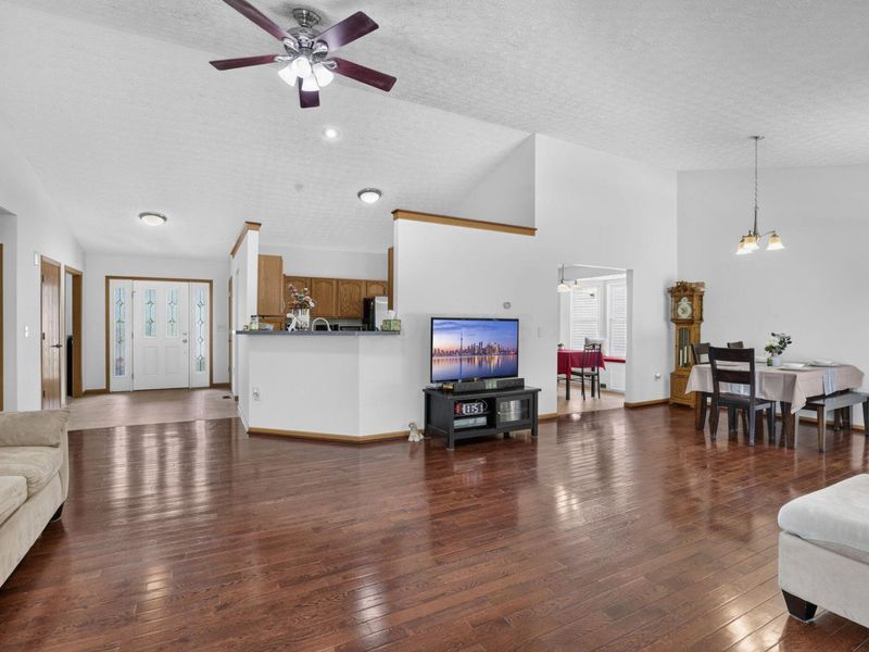 8353 Almond Park Drive, Blacklick, OH 43004 Photo 13