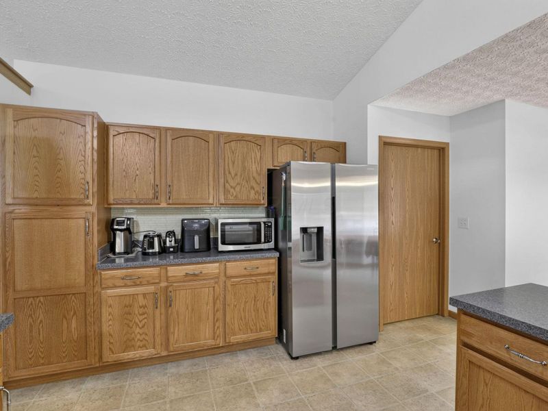 8353 Almond Park Drive, Blacklick, OH 43004 Photo 17