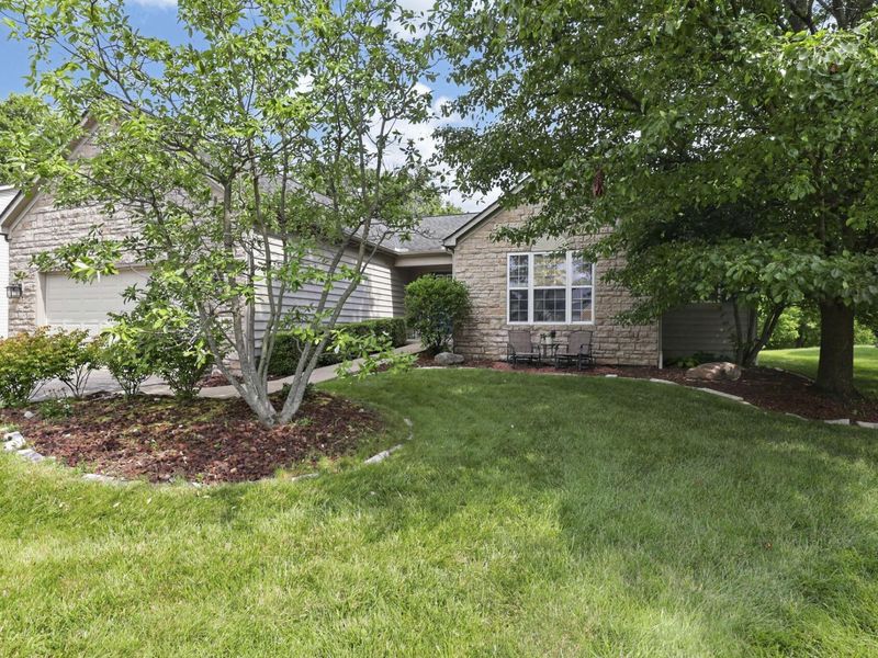 8353 Almond Park Drive, Blacklick, OH 43004 Photo 2