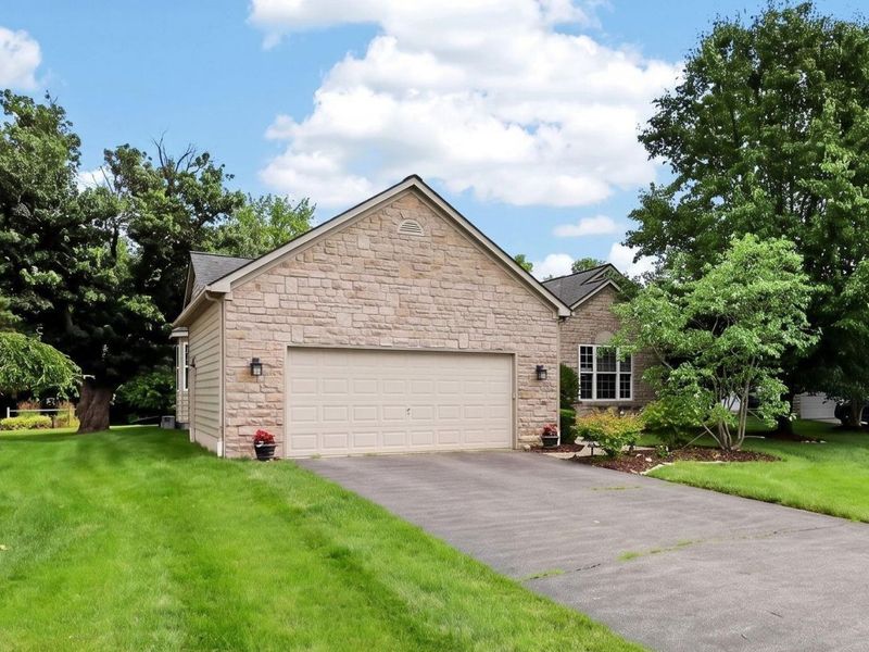 8353 Almond Park Drive, Blacklick, OH 43004 Photo 3