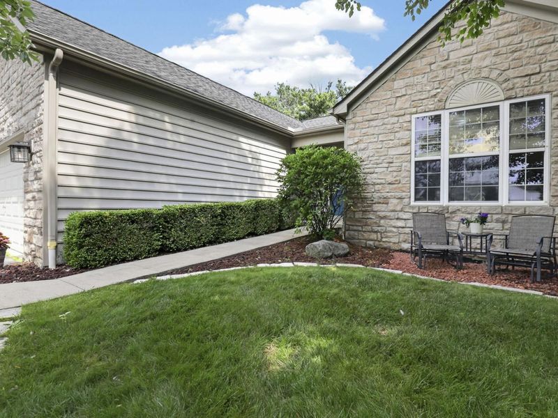 8353 Almond Park Drive, Blacklick, OH 43004 Photo 4