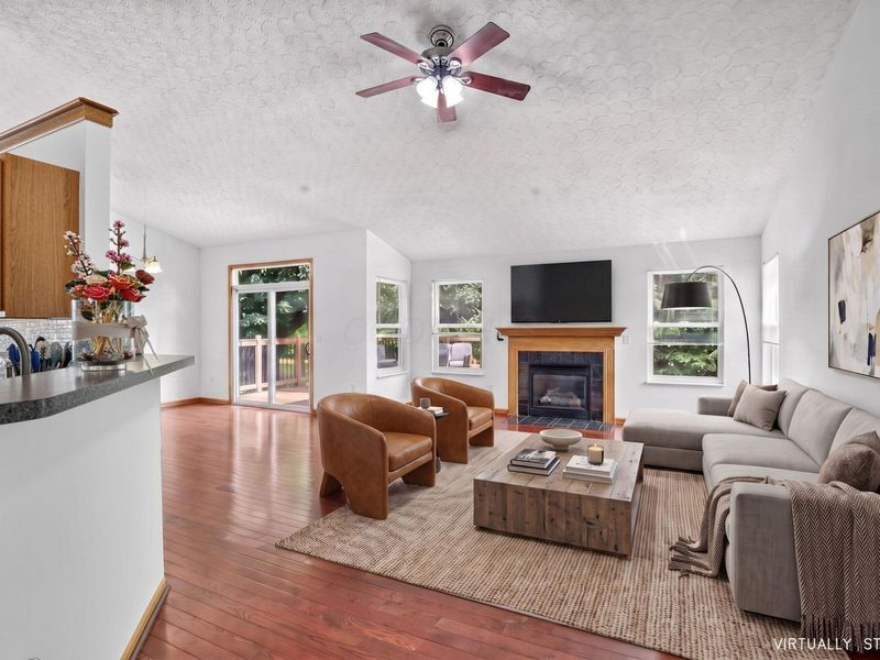 8353 Almond Park Drive, Blacklick, OH 43004 Photo 9