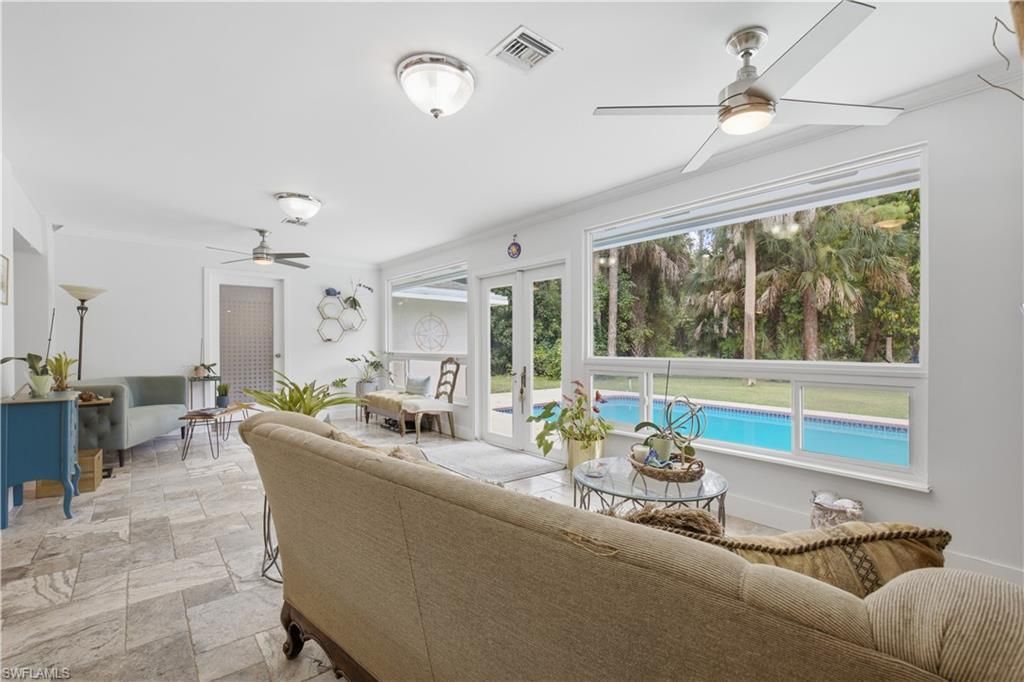 150 Logan Blvd N, Naples, FL 34119 Photo